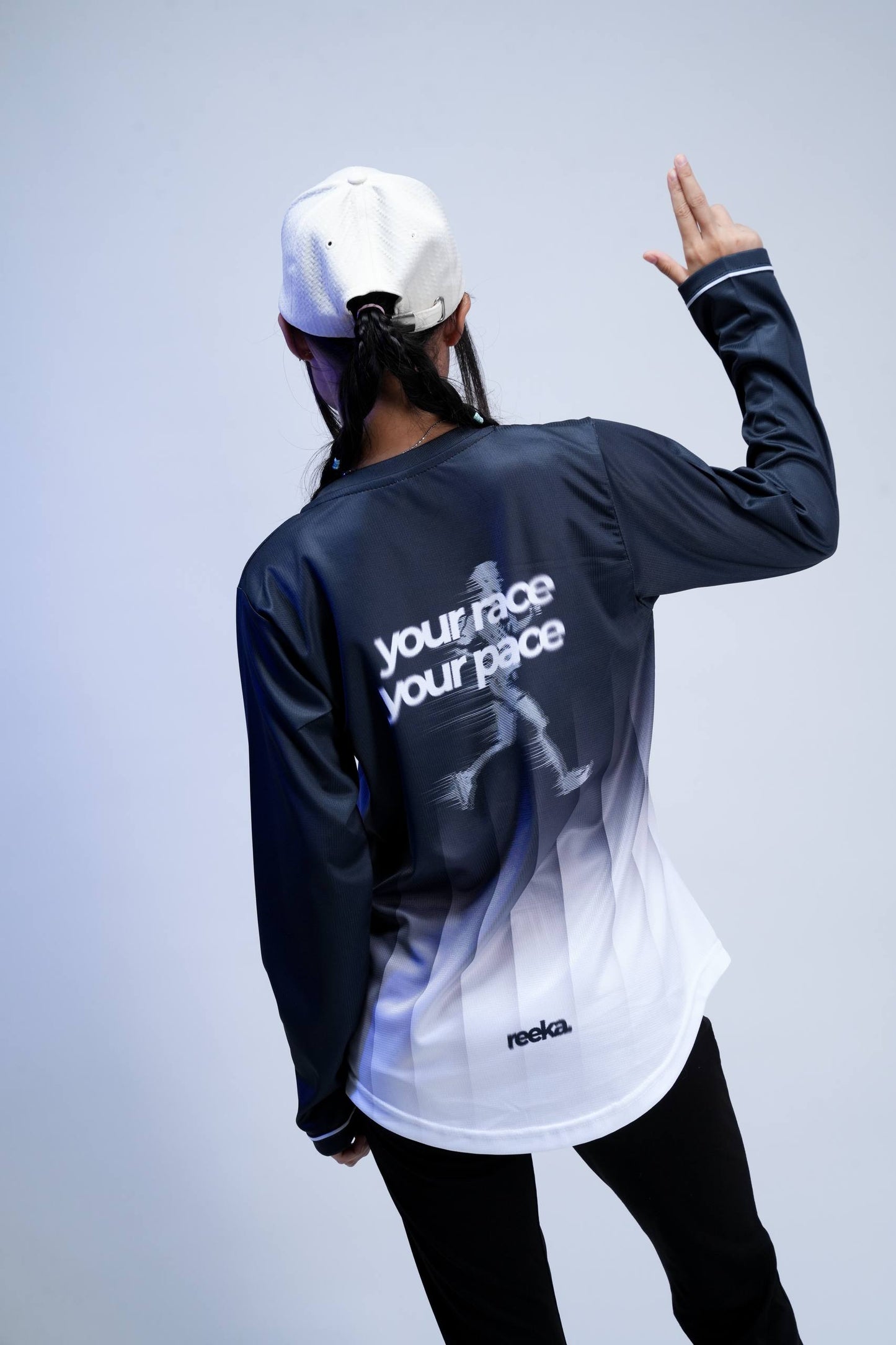 Running Curve Woman Cutting Long Sleeve