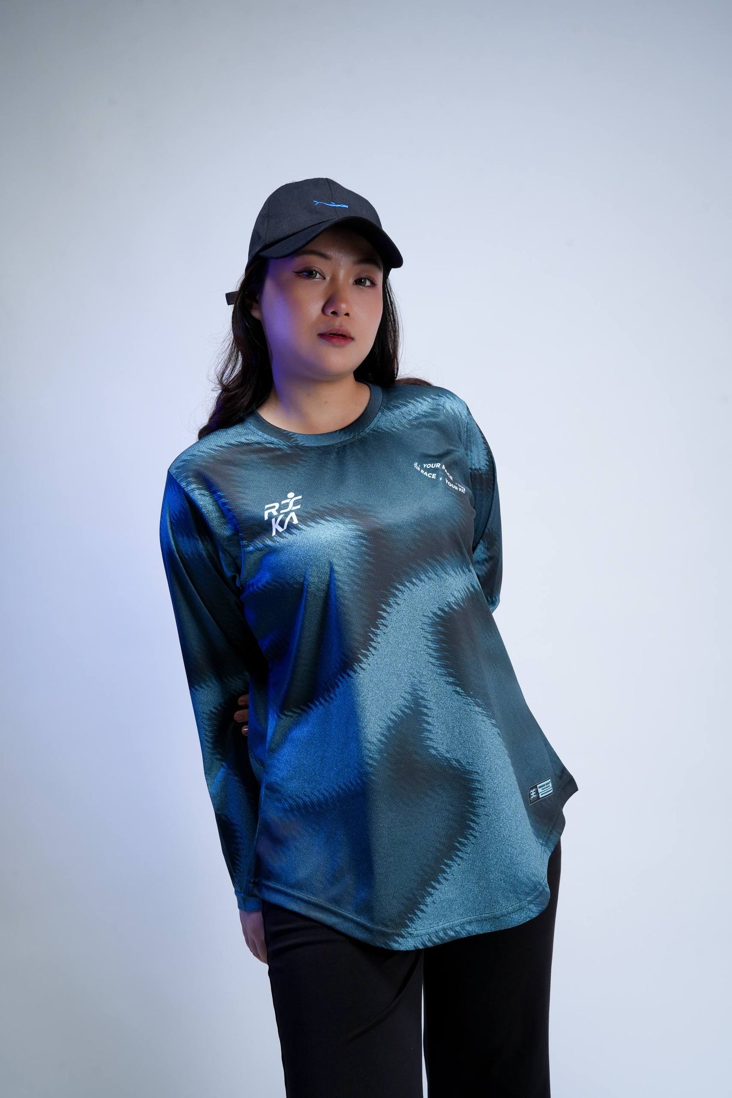 Running Curve Woman Cutting Long Sleeve