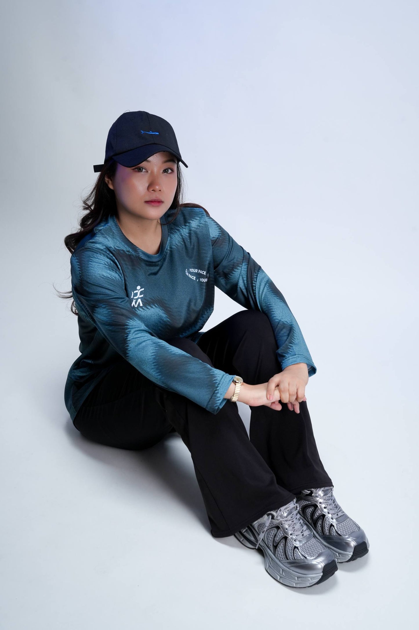Running Curve Woman Cutting Long Sleeve